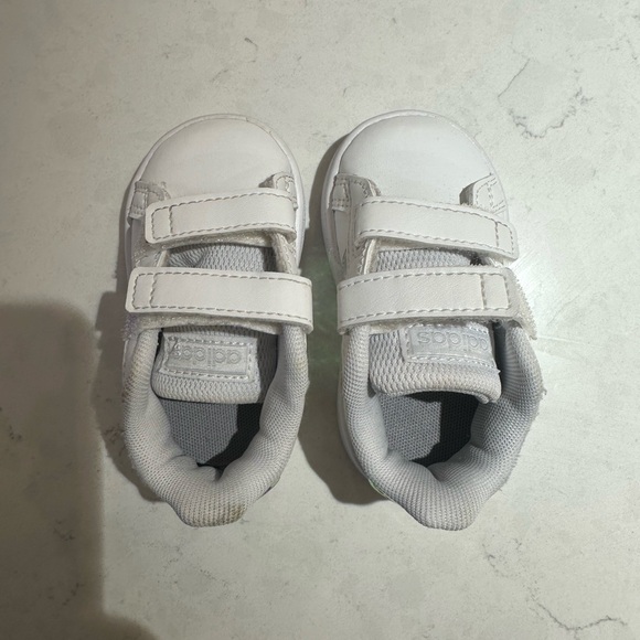 ADIDAS Grand Court 1 TODDLER Sz 4K WHITE
Iridescent leather tennis SHOES Velcro - Picture 7 of 9